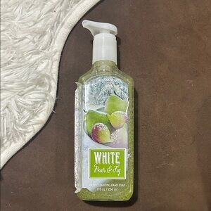 Bath & Body Works White Pear & Fig Cleansing Hand Soap - New and Sealed! Rare!